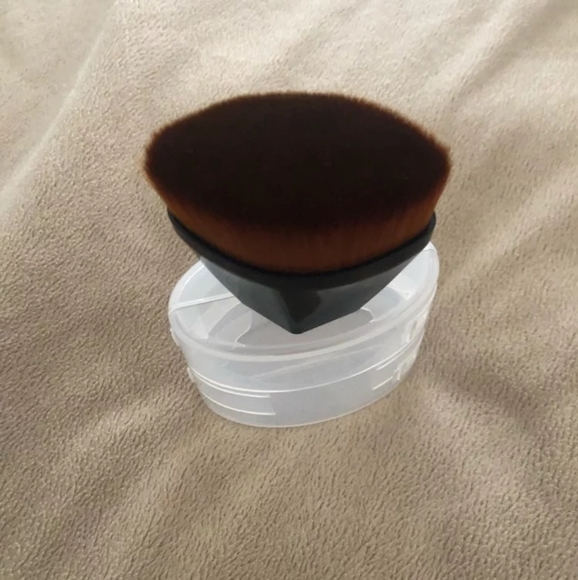 Flawless makeup Brush - Picture 2 of 3